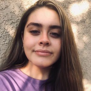 Meet your Posher, Elysa